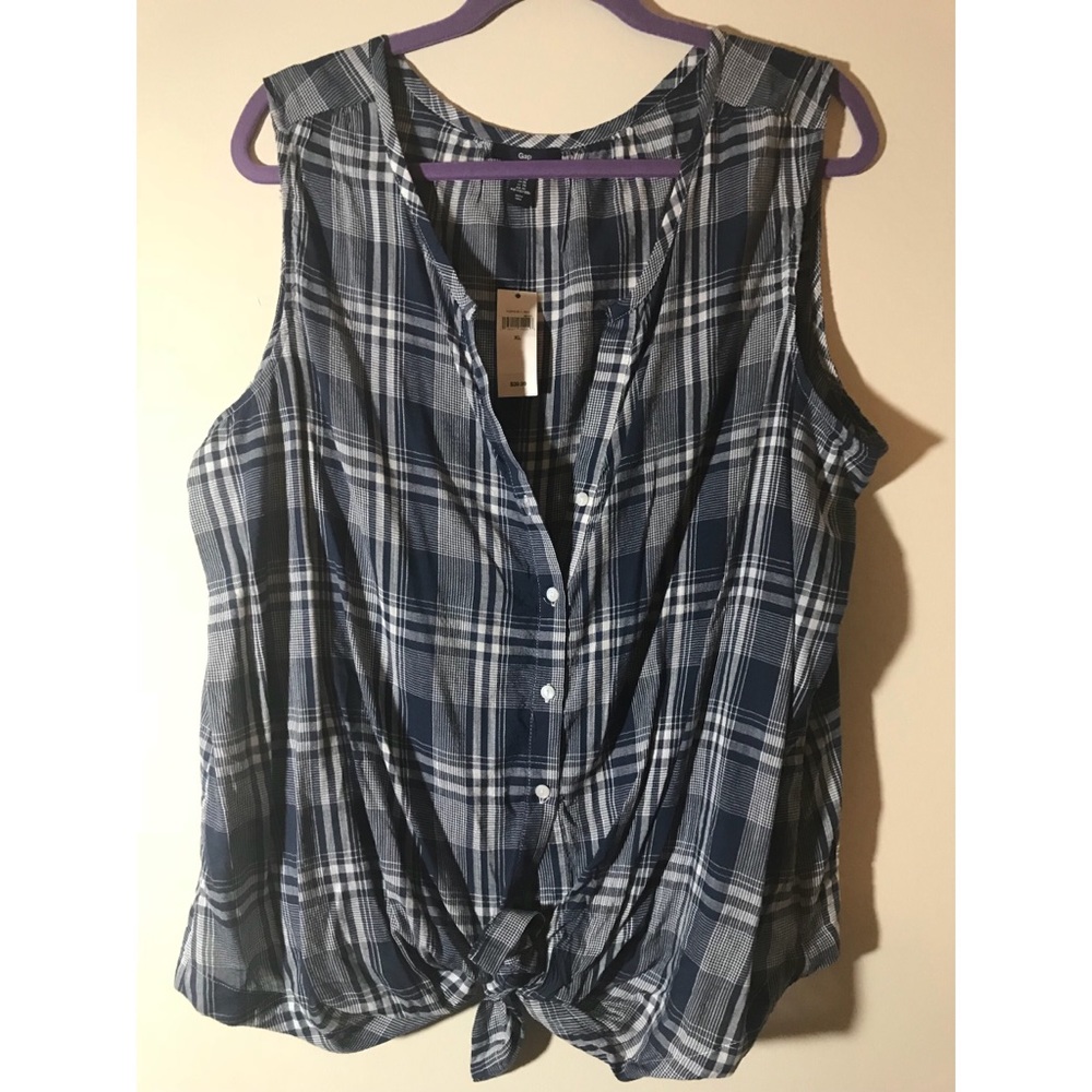 ✨GAP Plaid Button Down Sleeveless Blouse!